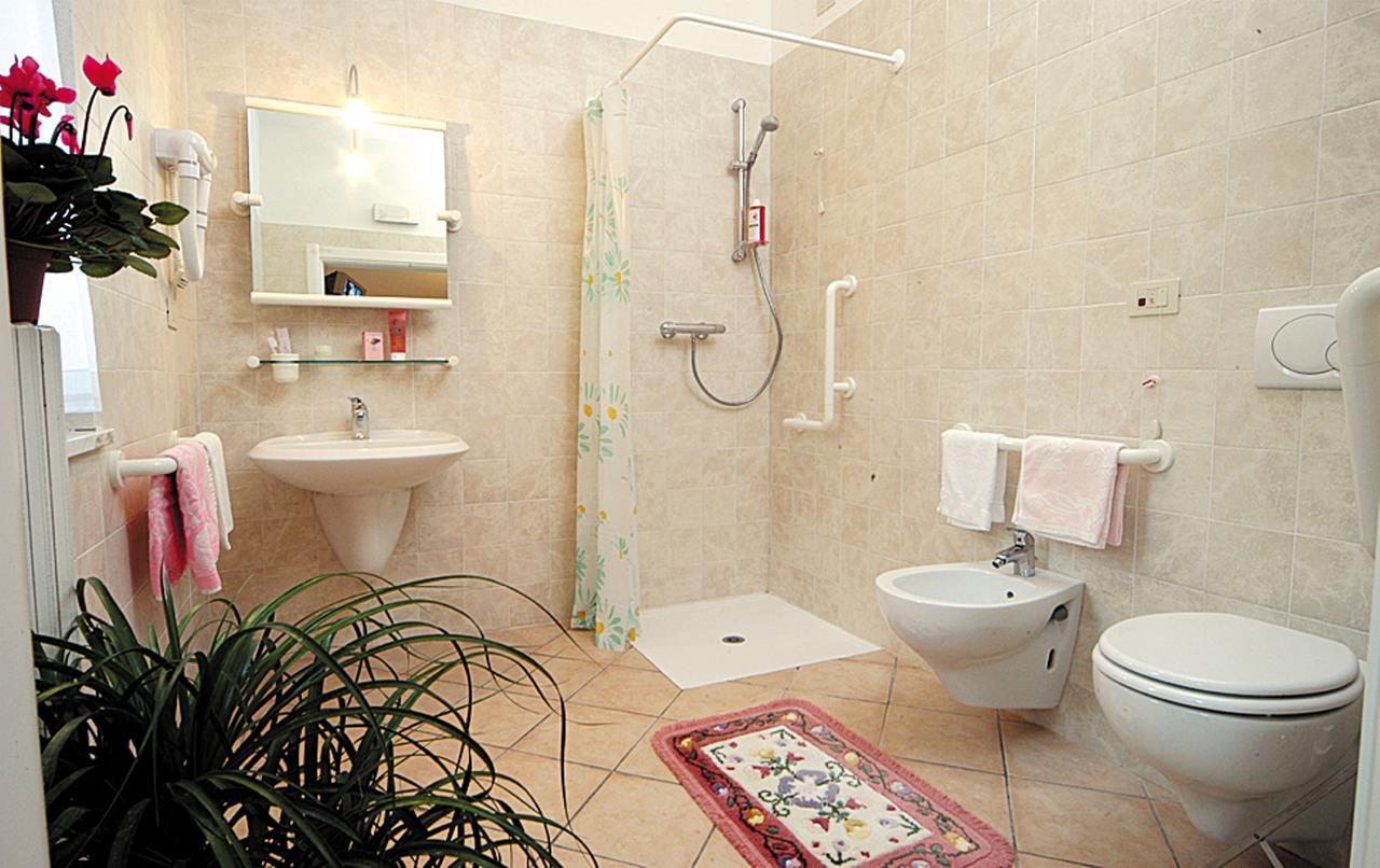 Casa Vacanze Provenzale Torre Pellice Værelse billede