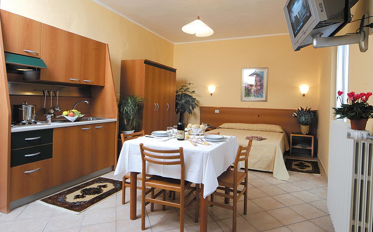 Casa Vacanze Provenzale Torre Pellice Værelse billede
